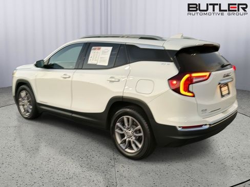 Used 2023 GMC Terrain SLT FWD image 4