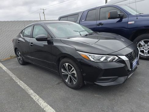 Used 2023 Nissan Sentra SV image 2