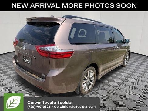 Used 2020 Toyota Sienna XLE Premium AWD/4WD image 8