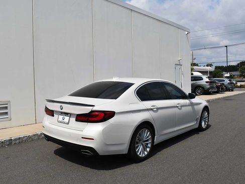Used 2023 BMW 530i xDrive w/ Convenience Package AWD/4WD image 4