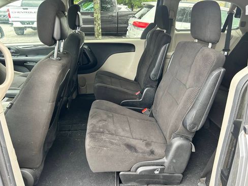 Used 2013 Dodge Grand Caravan SXT FWD image 6