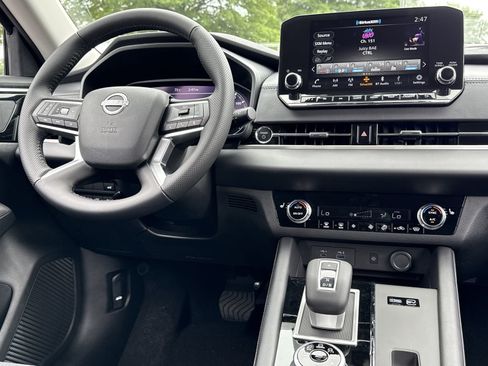 New 2026 Nissan Rogue SL AWD/4WD image 3