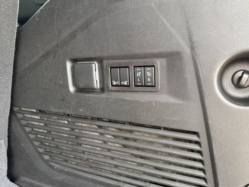 Used 2023 Chevrolet Tahoe High Country RWD image 41