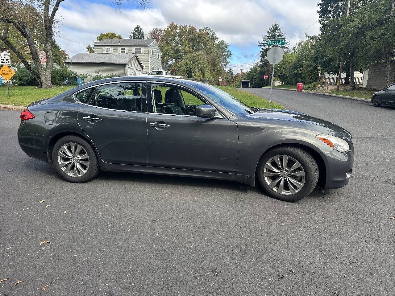 Used 2013 INFINITI M37 w/ Premium Pkg RWD image 5