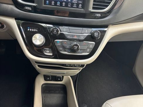 Used 2021 Chrysler Voyager Lxi FWD image 19