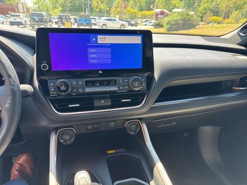 Certified 2024 Toyota Grand Highlander AWD Hybrid image 11