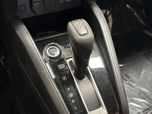Used 2025 Nissan Versa SV FWD image 39