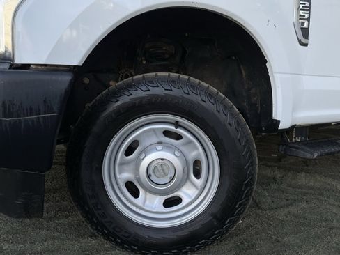 Used 2018 Ford F250 XL w/ Power Equipment Group image 10