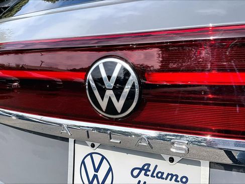 New 2026 Volkswagen Atlas Cross Sport SEL Premium R-Line image 15