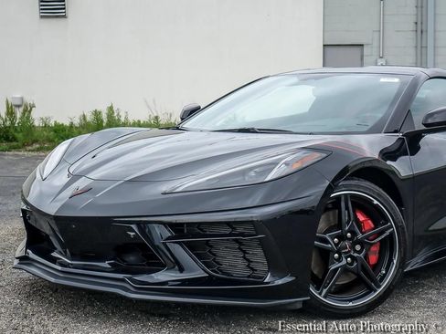 Used 2023 Chevrolet Corvette Stingray Preferred Cpe w/ Z51 Performance Package RWD image 3