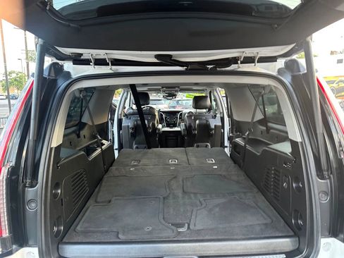 Used 2016 Cadillac Escalade ESV Premium RWD image 18