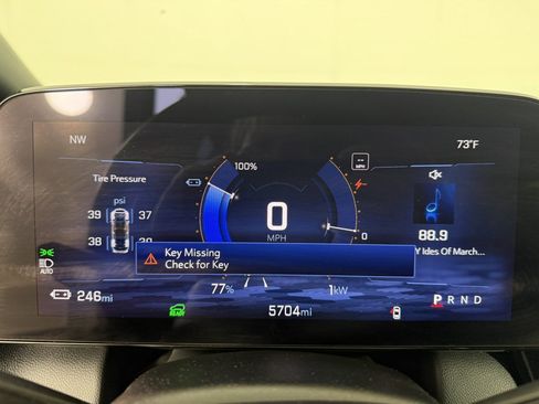 Used 2025 Chevrolet Equinox EV LT w/ Convenience Package II FWD image 17