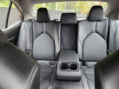 Used 2023 Toyota Camry SE image 16