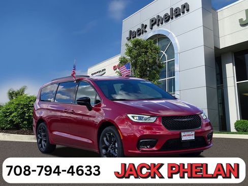 New 2026 Chrysler Pacifica Select w/ S Appearance Package image 1