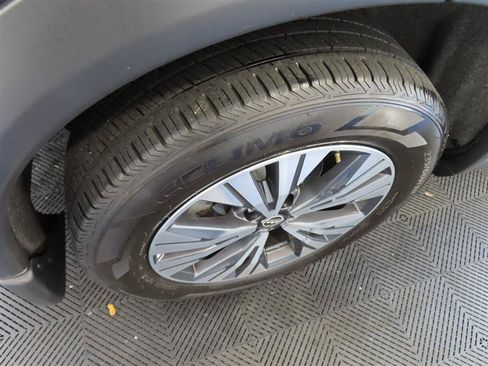 Used 2023 Nissan Rogue SV AWD/4WD image 8