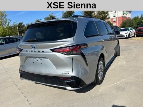 Used 2023 Toyota Sienna XSE w/ XSE Plus Package AWD/4WD image 3
