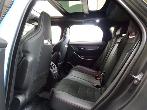 New 2026 Jaguar F-PACE SVR 575 Edition image 19