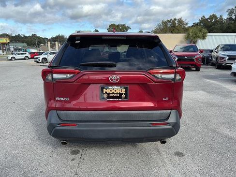Used 2019 Toyota RAV4 LE image 5