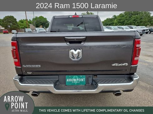 Used 2024 RAM 1500 Laramie AWD/4WD image 10