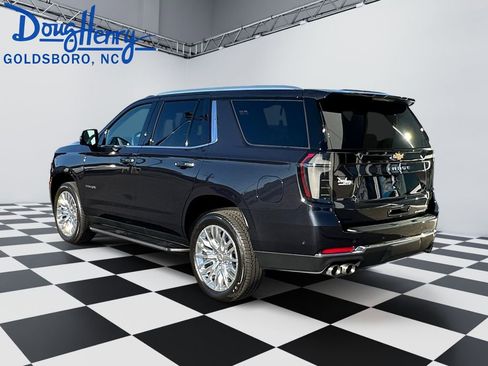 Used 2025 Chevrolet Tahoe Premier AWD/4WD image 3