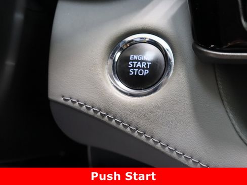 Used 2022 Toyota Highlander XLE image 18