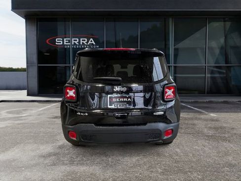 Used 2021 Jeep Renegade Latitude AWD/4WD image 3