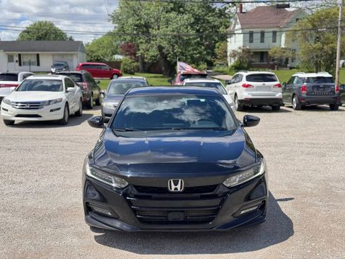 Used 2018 Honda Accord Sport image 3