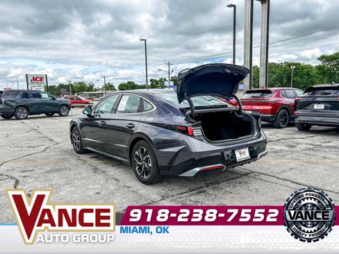 Used 2025 Hyundai Sonata SEL FWD image 14
