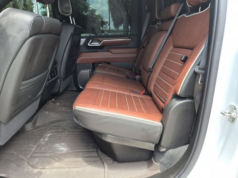 Used 2025 GMC Sierra 3500 Denali Ultimate AWD/4WD image 21