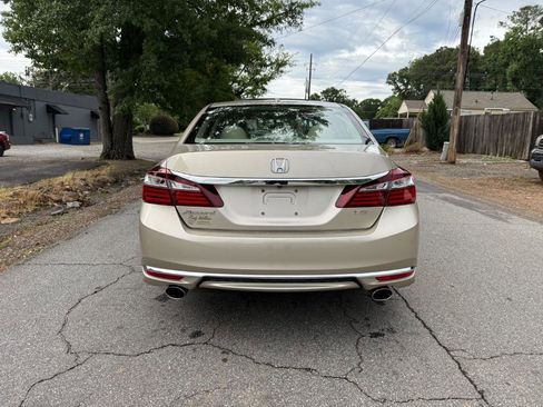 Used 2016 Honda Accord EX-L image 4