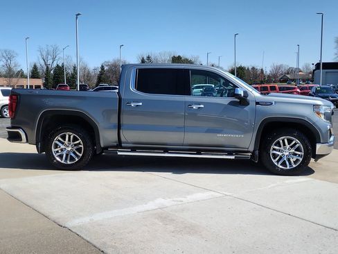 Used 2022 GMC Sierra 1500 SLT image 3