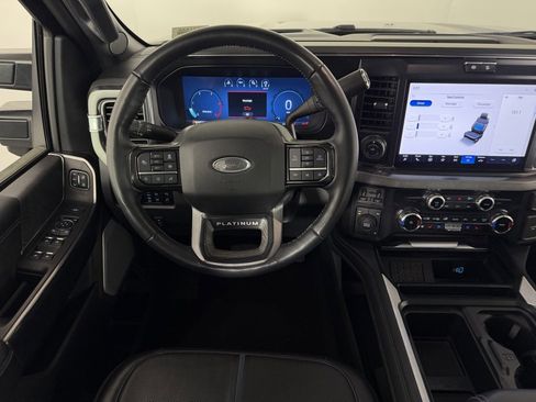 Used 2025 Ford F450 Platinum w/ FX4 Off-Road Package image 13