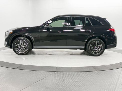 Used 2024 Mercedes-Benz GLC 300 4MATIC w/ AMG Line image 4