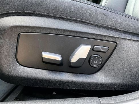 Used 2019 BMW 530i w/ Convenience Package image 32