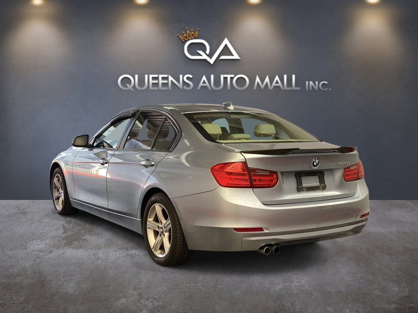 Used 2013 BMW 328i Sedan RWD image 4