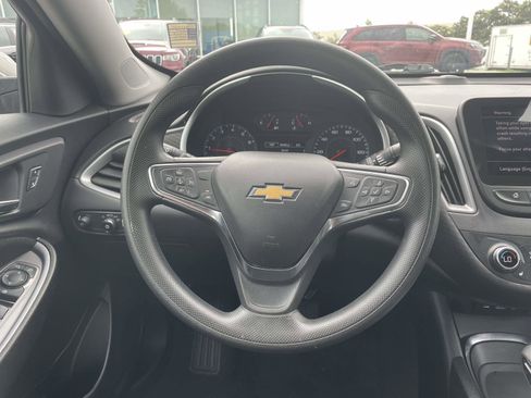 Used 2025 Chevrolet Malibu LT FWD image 12