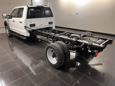 New 2026 Ford F550 4x4 Crew Cab image 4