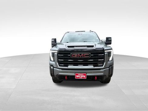 Used 2024 GMC Sierra 2500 AT4 w/ AT4 Premium Plus Package AWD/4WD image 8