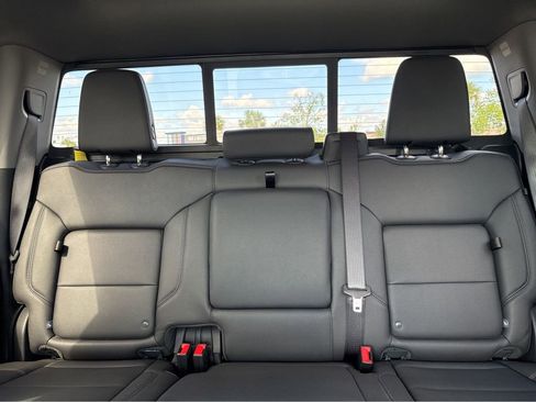 Used 2026 Chevrolet Silverado 1500 LT Trail Boss w/ LT Trail Boss Premium Package AWD/4WD image 34