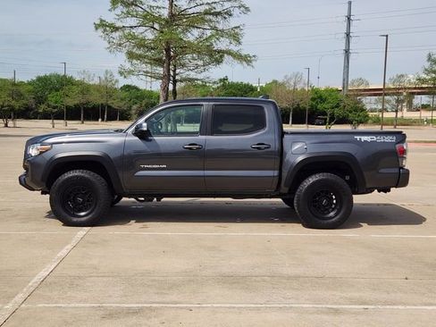 Used 2022 Toyota Tacoma TRD Off-Road w/ Technology Package AWD/4WD image 4