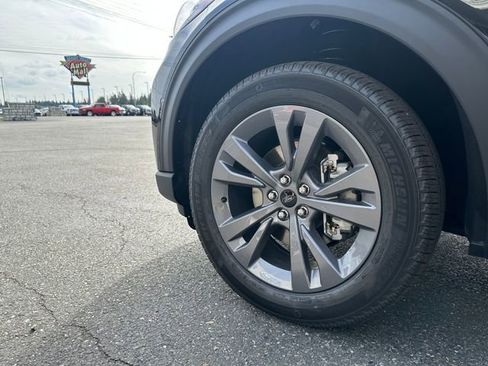 New 2025 Ford Explorer Active w/ Active Comfort Package image 26