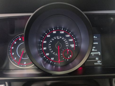 Used 2023 Hyundai Elantra SE w/ Cargo Package image 16