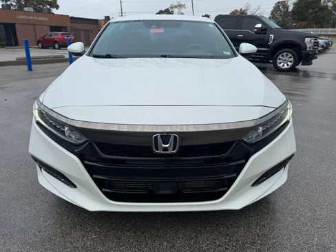 Used 2018 Honda Accord Sport image 9