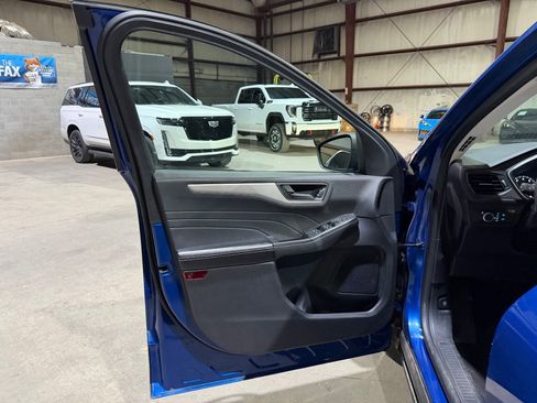 Used 2022 Ford Escape SE FWD image 11