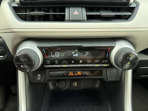 Used 2025 Toyota RAV4 XLE w/ Convenience Package AWD/4WD image 18