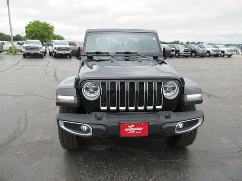 Used 2020 Jeep Gladiator Overland AWD/4WD image 13