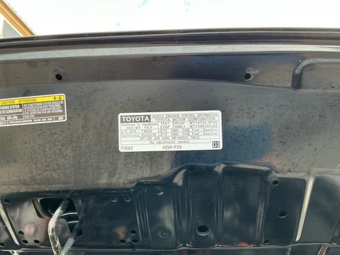 Used 2021 Toyota RAV4 LE AWD/4WD image 27