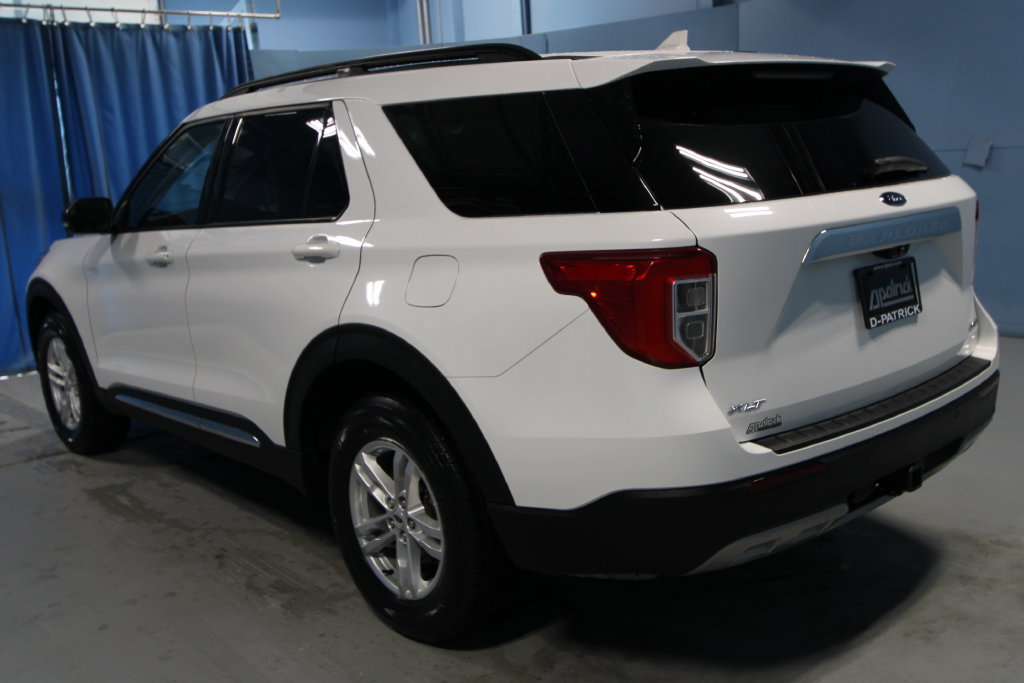 Used 2023 Ford Explorer XLT w/ Equipment Group 202A AWD/4WD image 32