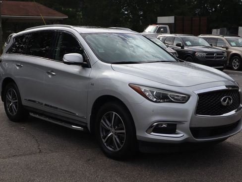 Used 2017 INFINITI QX60 FWD w/ Premium Plus Package image 3