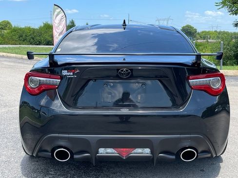 Used 2019 Toyota 86 RWD image 9